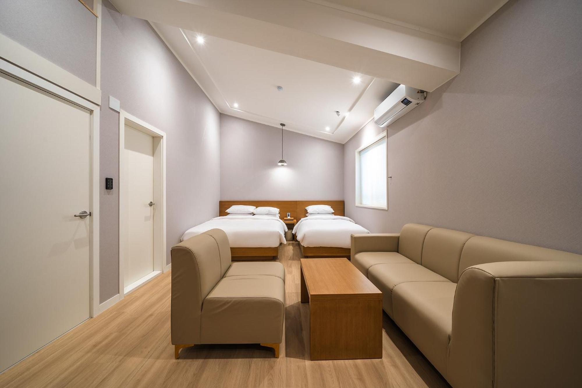 Mono Hotel Suwon Exterior foto