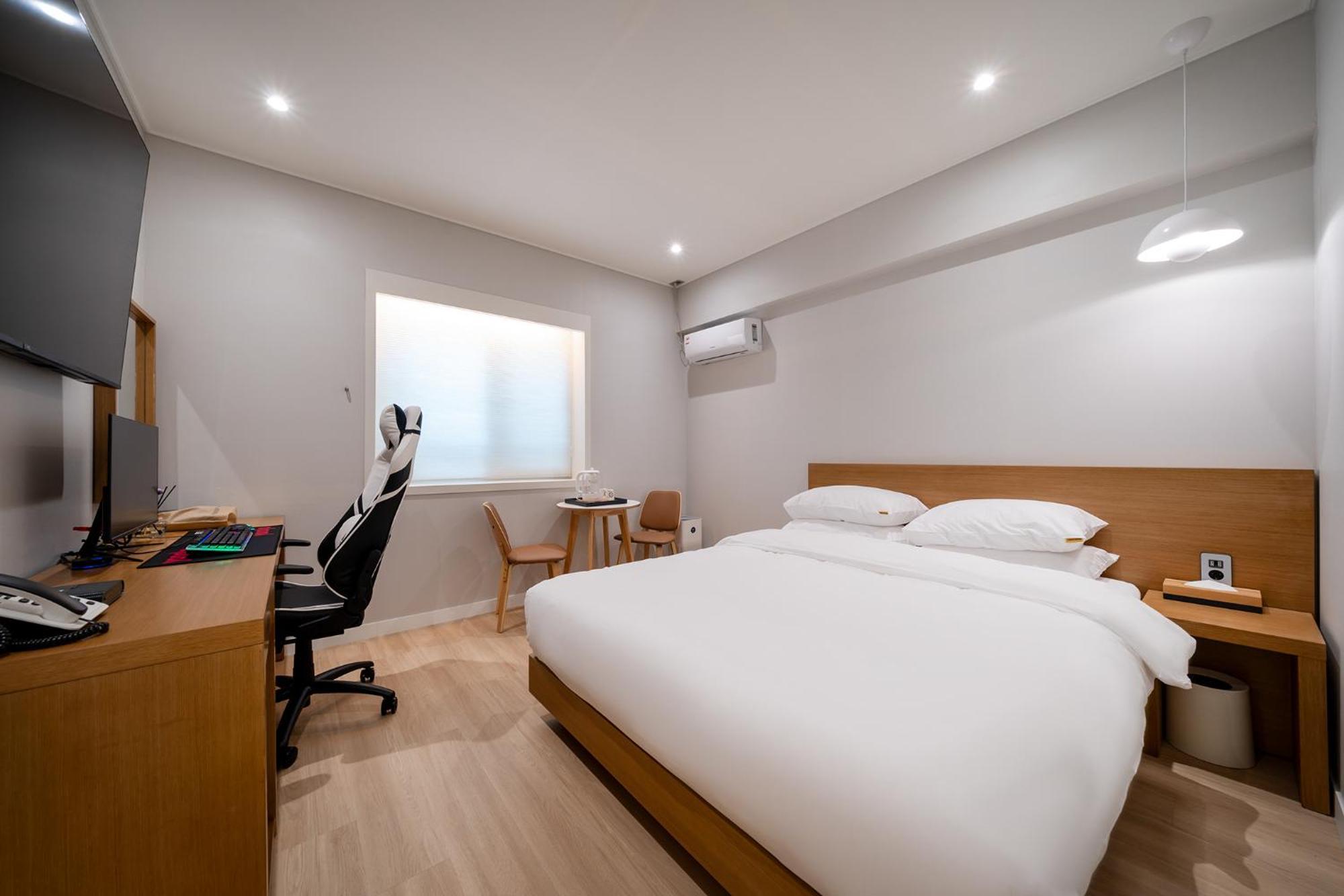 Mono Hotel Suwon Exterior foto