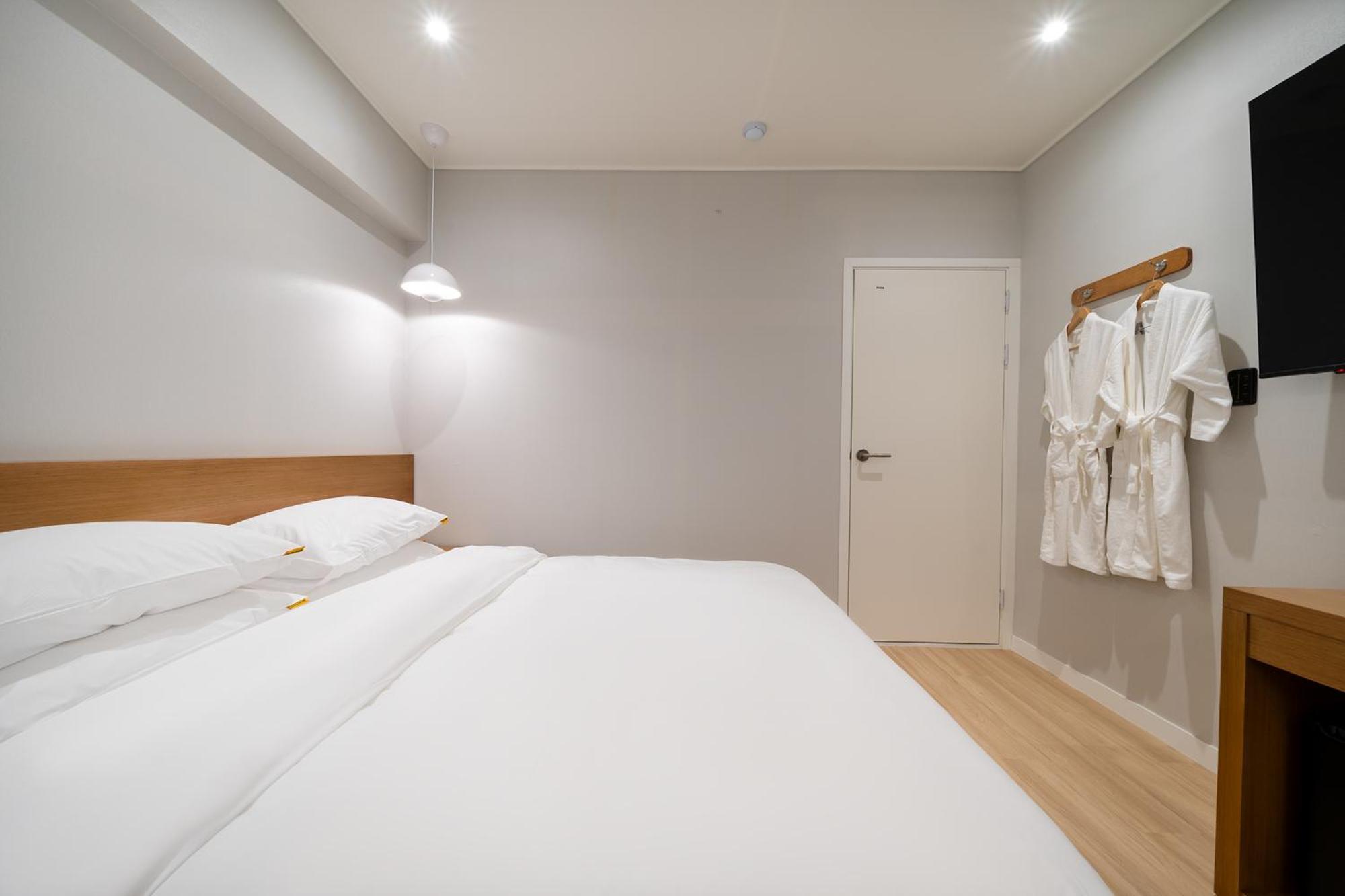 Mono Hotel Suwon Exterior foto