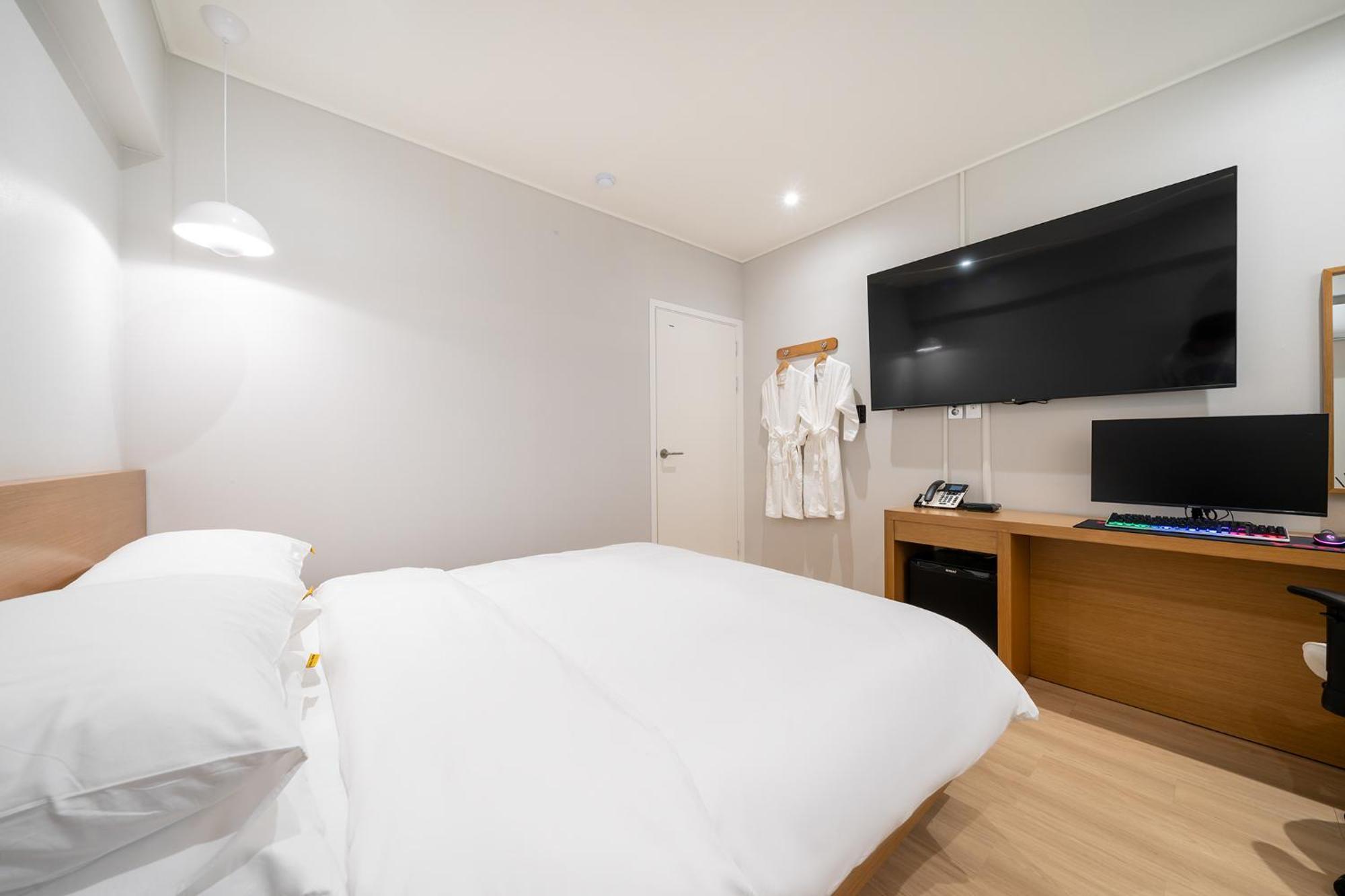 Mono Hotel Suwon Exterior foto
