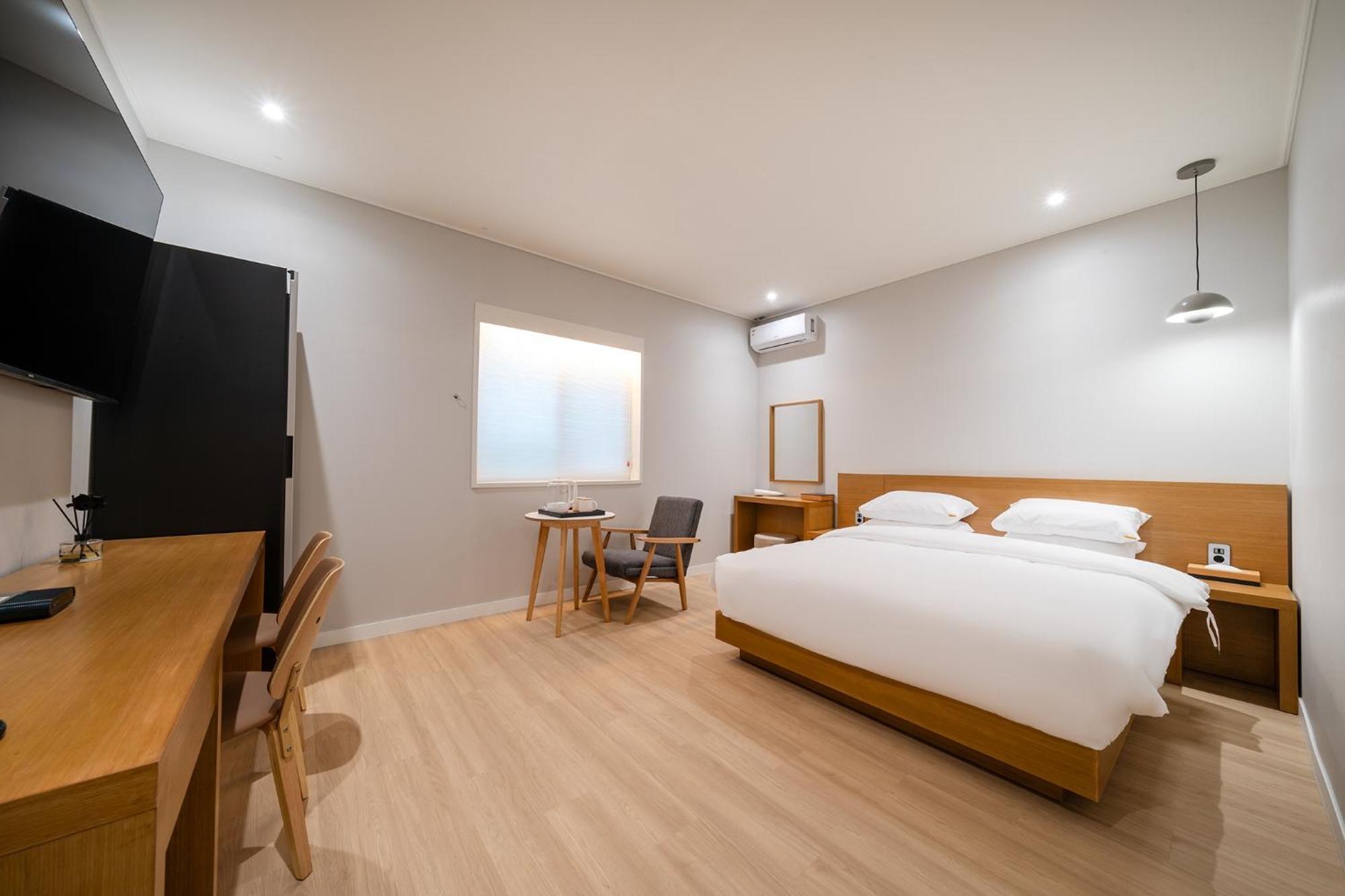 Mono Hotel Suwon Exterior foto